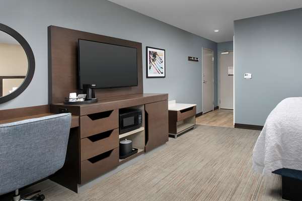  - Hampton Inn Warroad