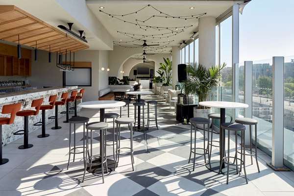 Bar - Homewood Suites by Hilton Downtown Montreal