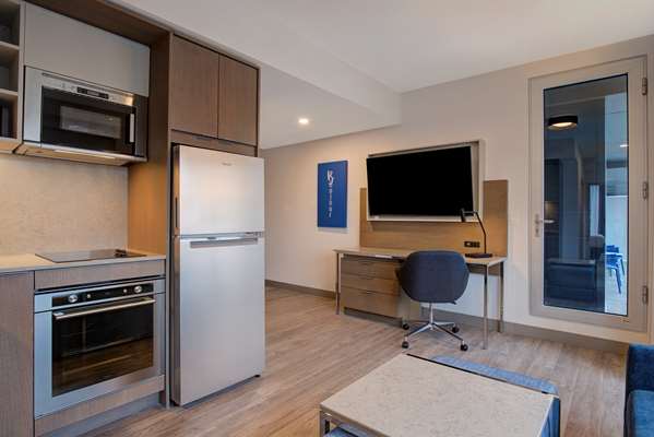  - Homewood Suites by Hilton Downtown Montreal