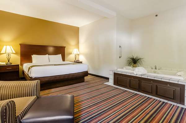 Suite - Quality Inn Danville