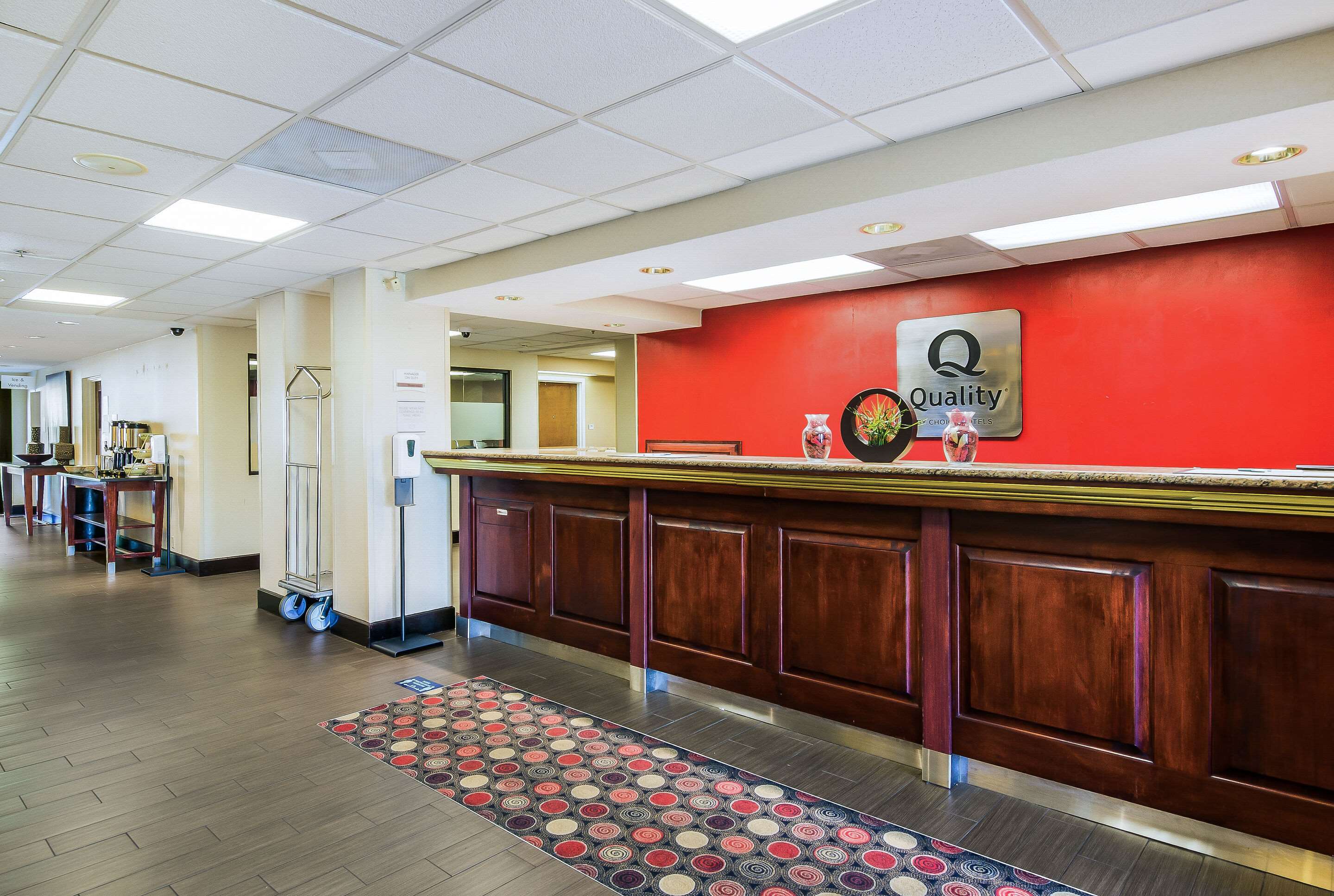 Front desk | Quality Inn