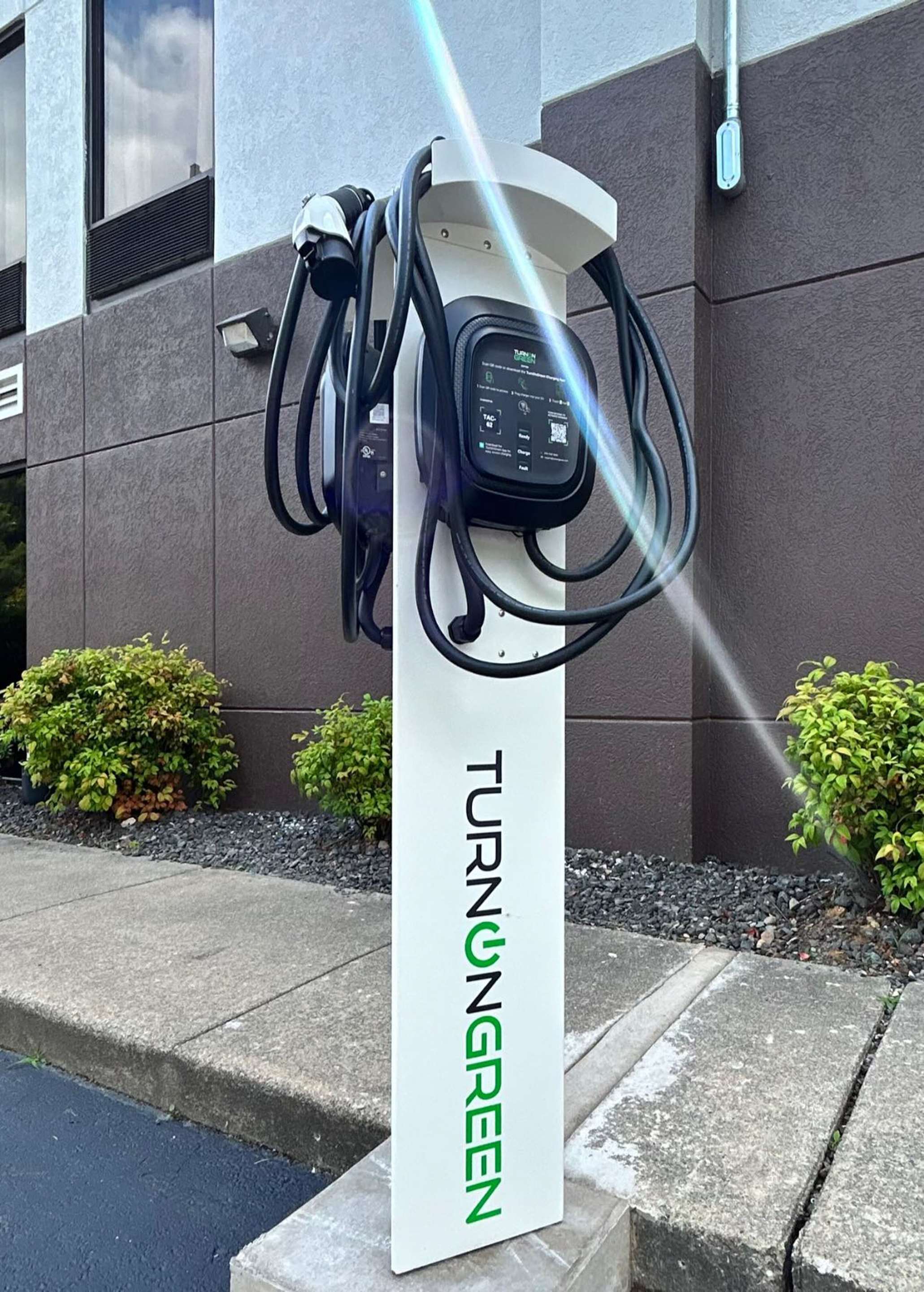 Electric vehicle charging station | Quality Inn