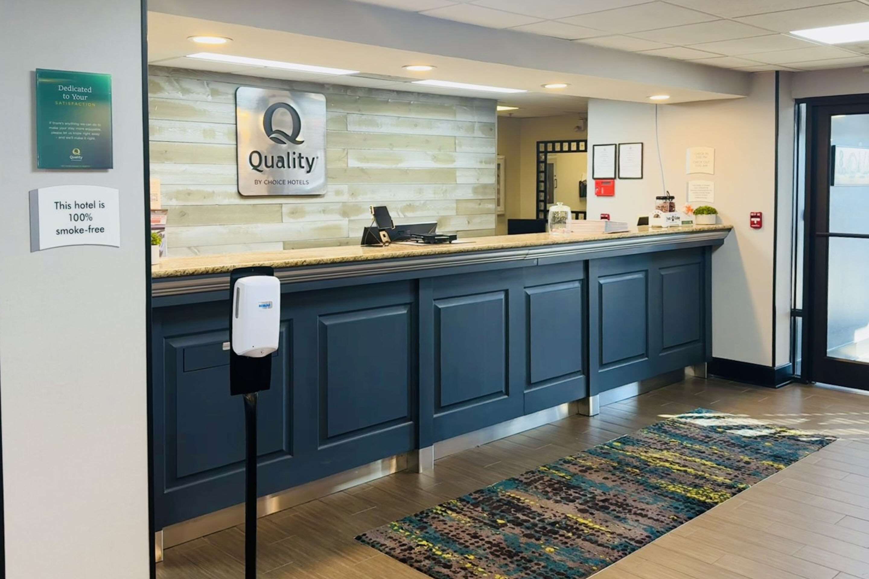 Front desk | Quality Inn