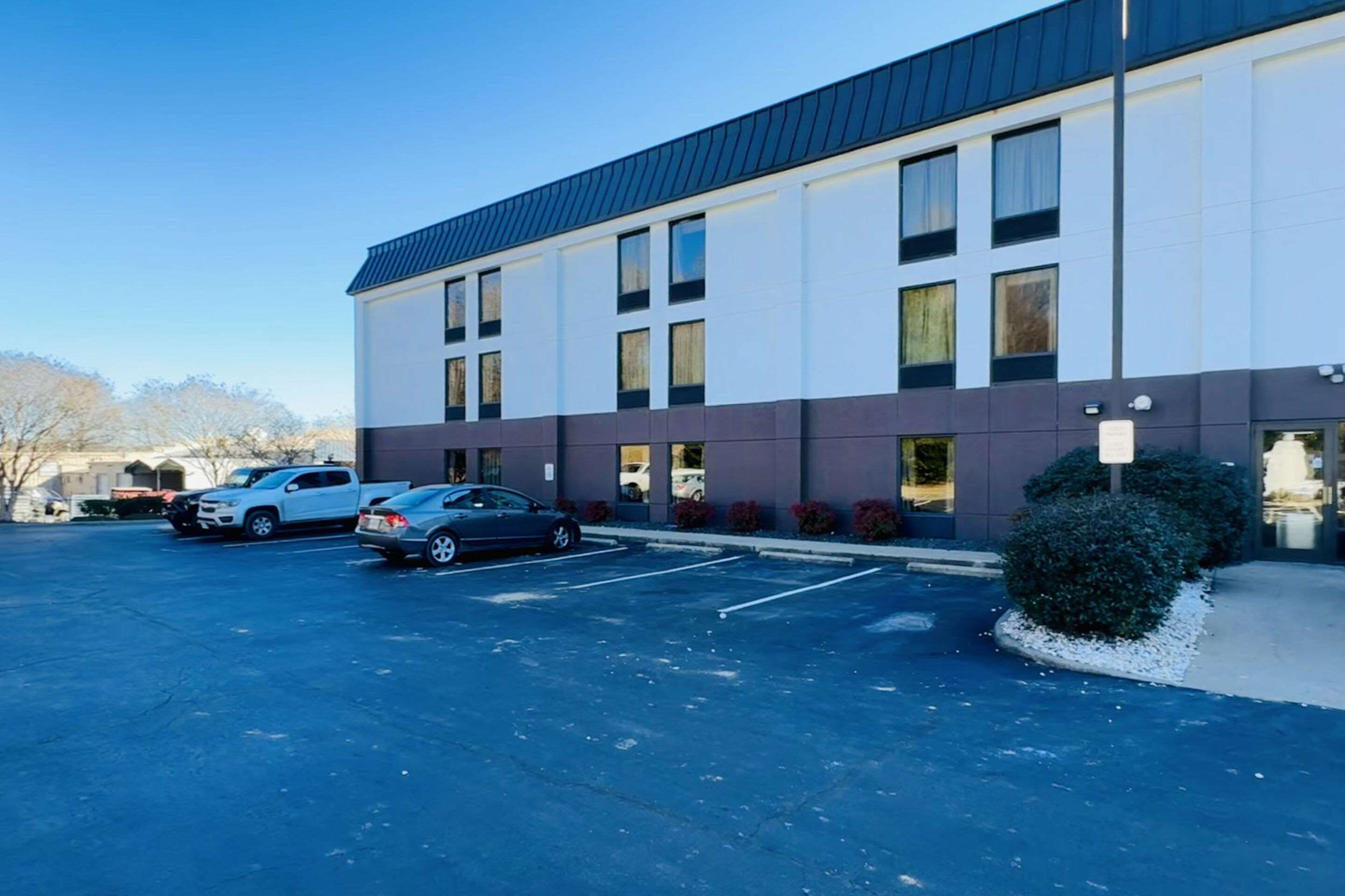 Hotel exterior | Quality Inn