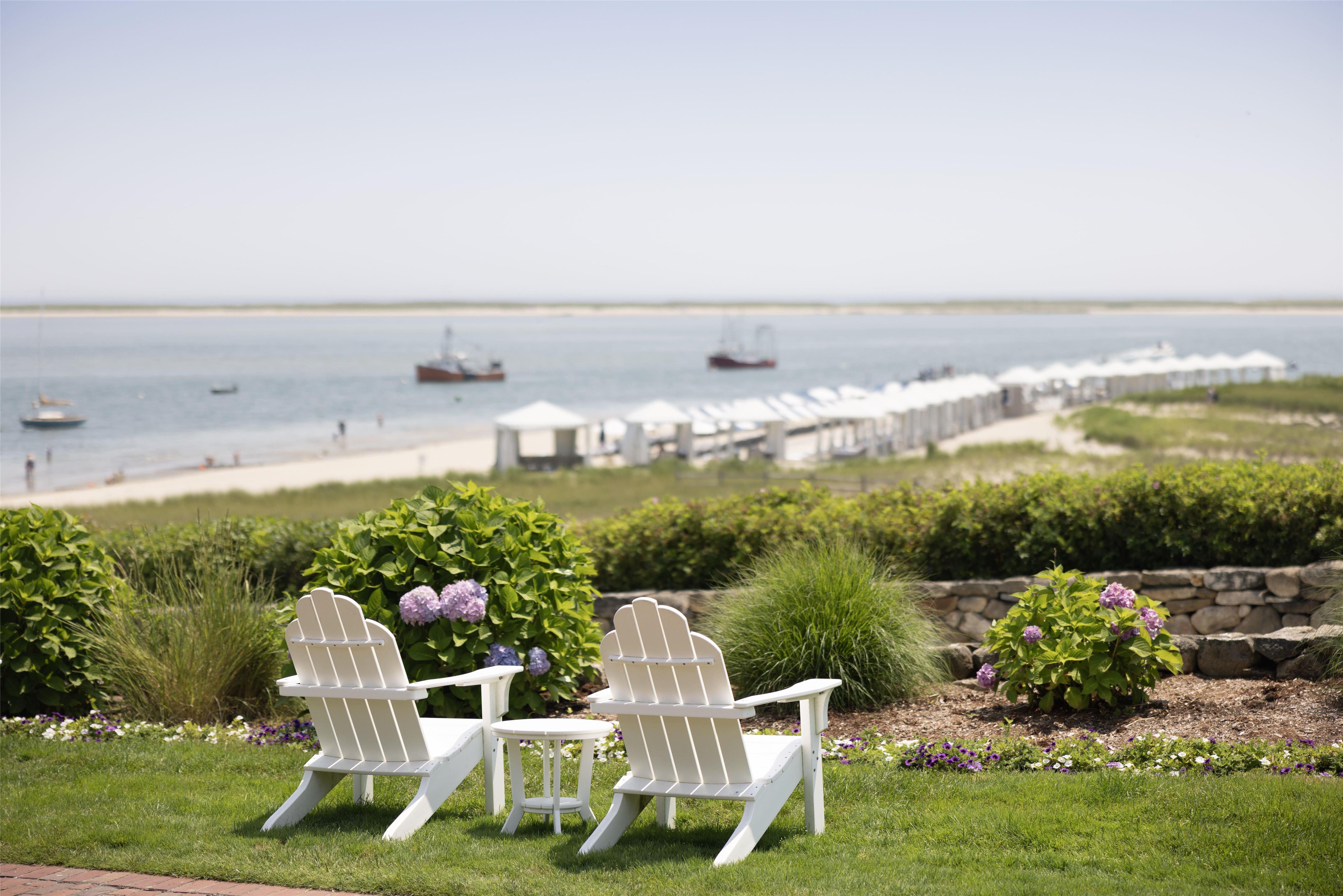 Chairs Near Octagon horizontal smaller | Chatham Bars Inn