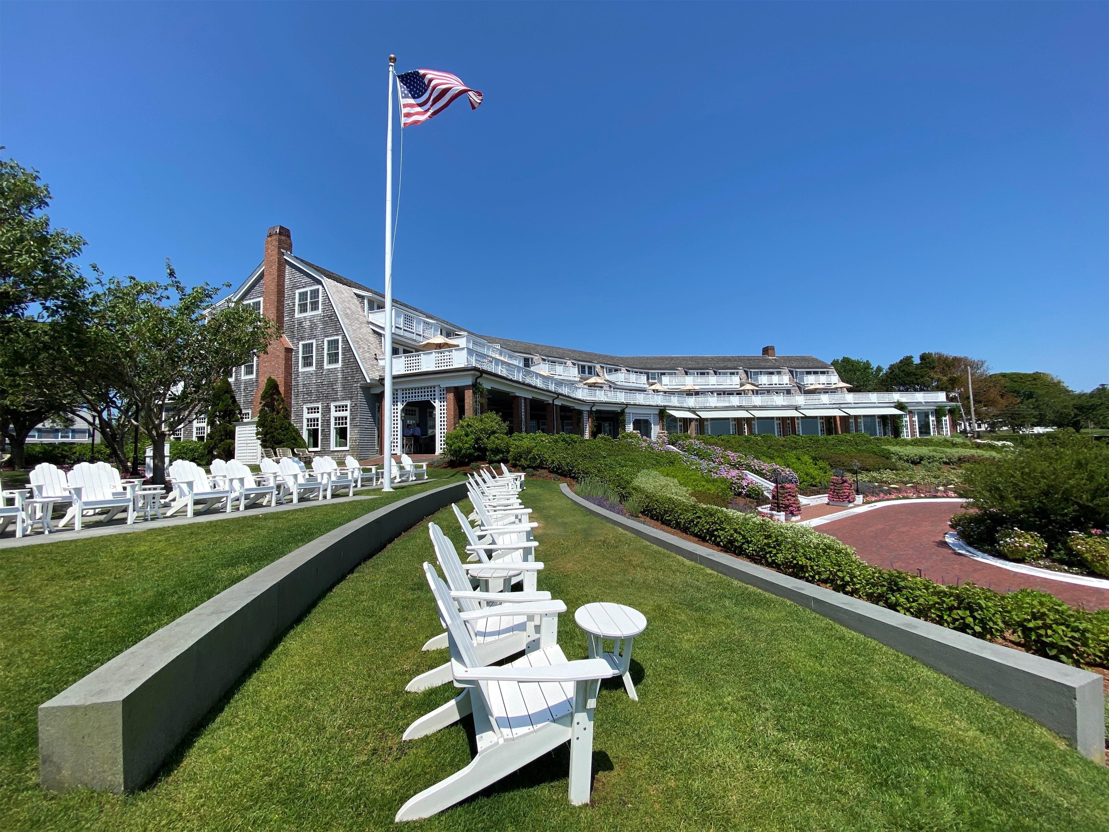July Side Angle Ext with Adirondacks Horizontal | Chatham Bars Inn