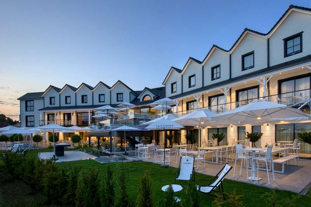 Best Western Plus Le Fairway Hotel