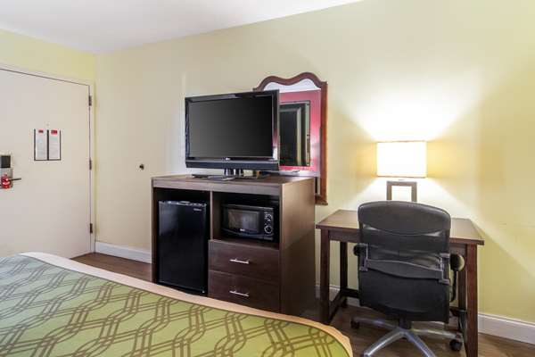  - SureStay Hotel by Best Western Airport Brunswick - I-95, Exit 38