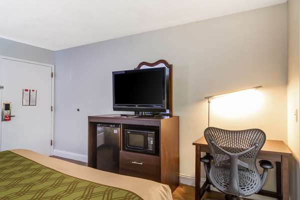  - SureStay Hotel by Best Western Airport Brunswick - I-95, Exit 38