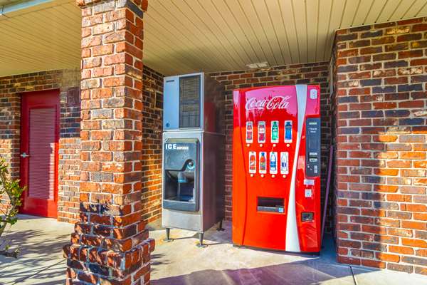  - SureStay Hotel by Best Western Airport Brunswick - I-95, Exit 38