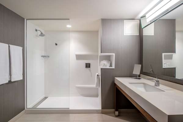  - Hotel Dene & Conference Center Cold Lake