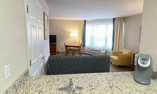 Suite - Smart Suites South Burlington