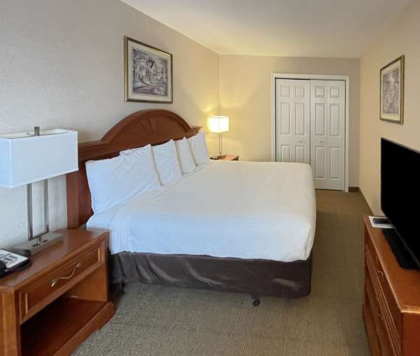 Suite - Smart Suites South Burlington