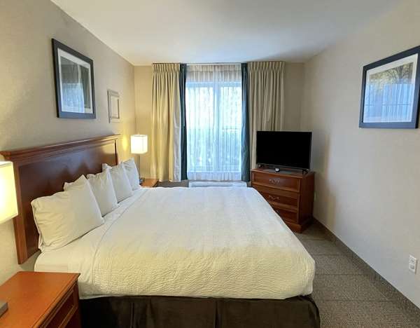 Suite - Smart Suites South Burlington