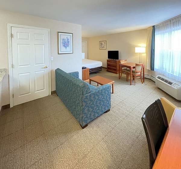 Suite - Smart Suites South Burlington