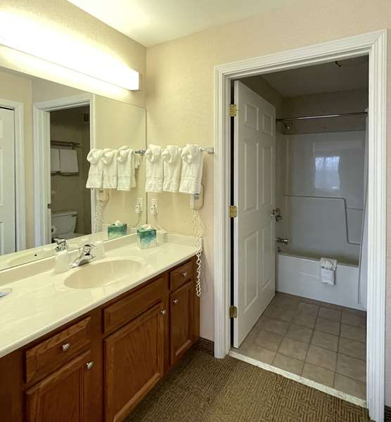 Suite - Smart Suites South Burlington