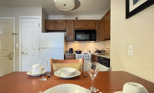 Suite - Smart Suites South Burlington