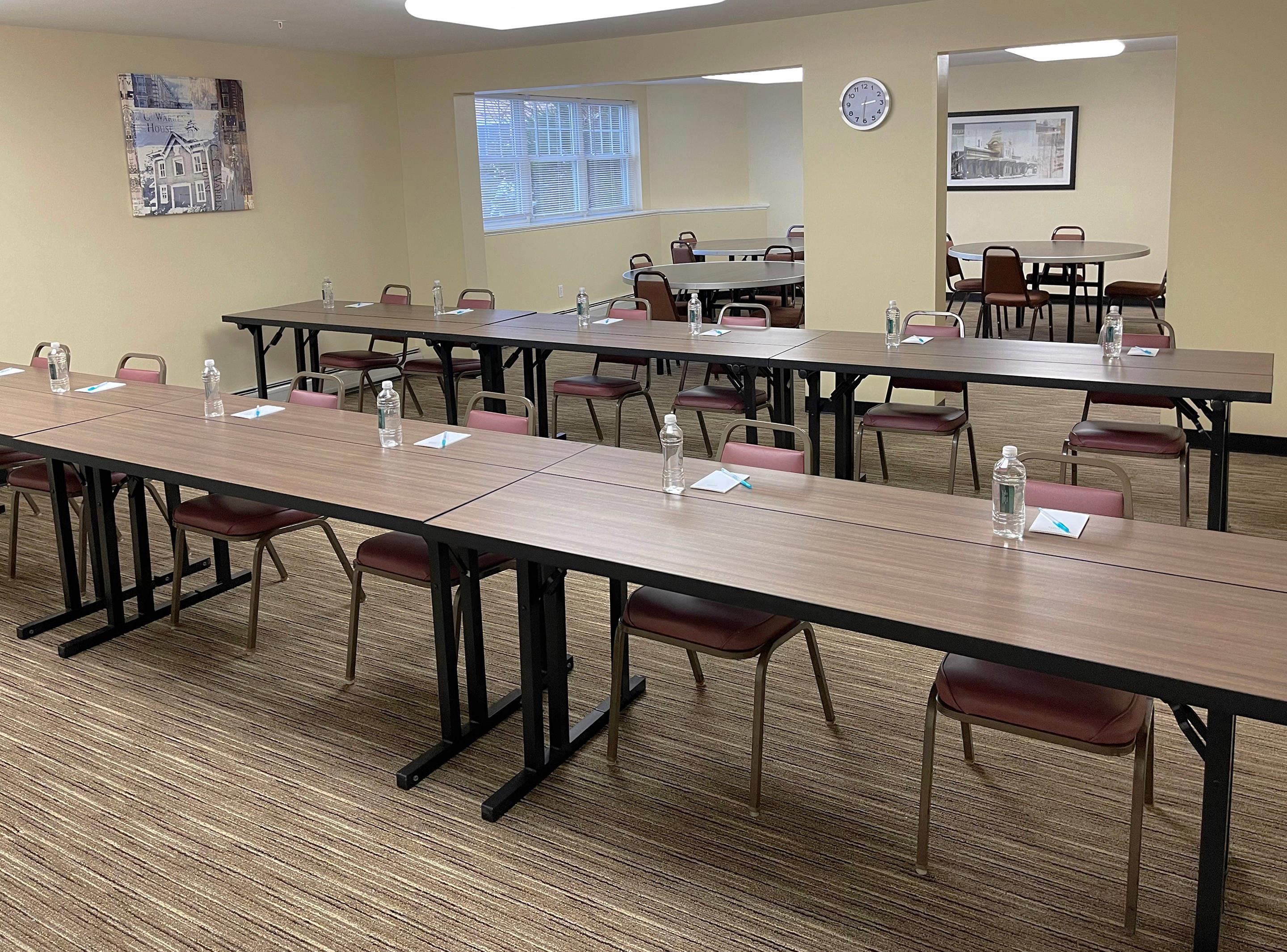 Meeting room | Smart Suites, Ascend Hotel Collection