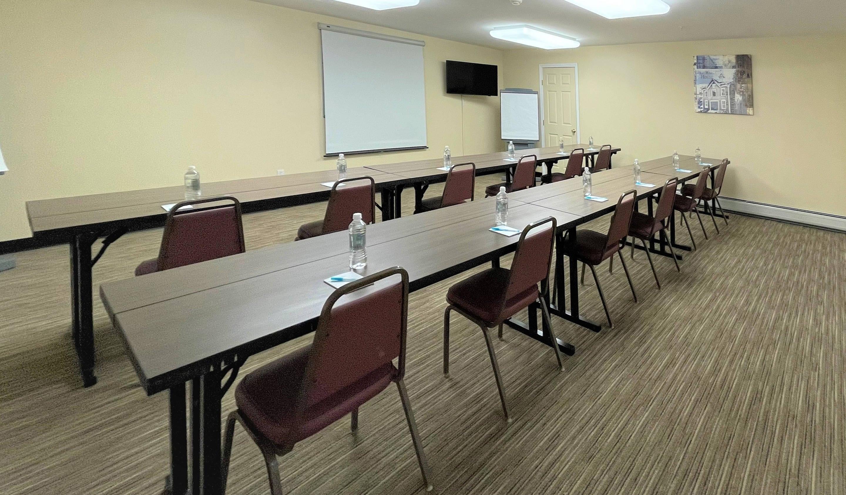 Meeting room | Smart Suites, Ascend Hotel Collection