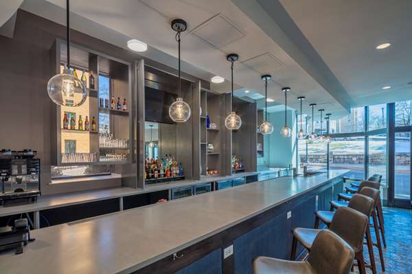 Bar - Scholar State College Hotel