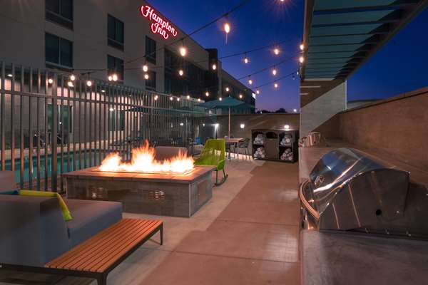 Restaurant - Home2 Suites by Hilton Riverside