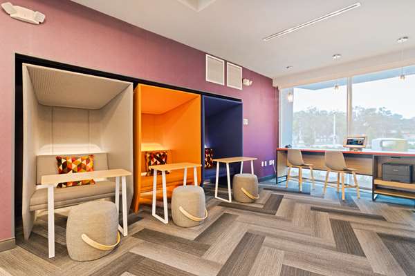 Conference Area - Tru by Hilton Hotel Bradenton - I-75, Exit 217