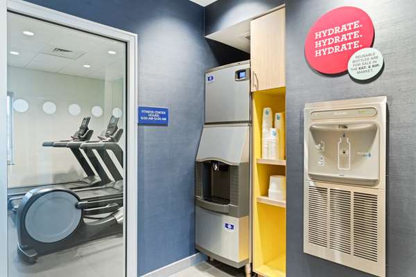 Fitness/ Exercise Room - Tru by Hilton Hotel Bradenton - I-75, Exit 217