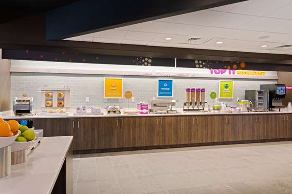 Amenities - Tru by Hilton Hotel Bradenton - I-75, Exit 217