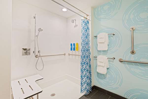  - Tru by Hilton Hotel Bradenton - I-75, Exit 217