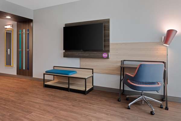  - Tru by Hilton Hotel Bradenton - I-75, Exit 217