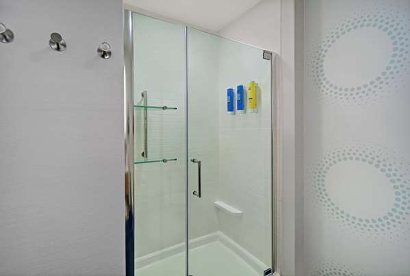  - Tru by Hilton Gaylord - I-75, Exit 282