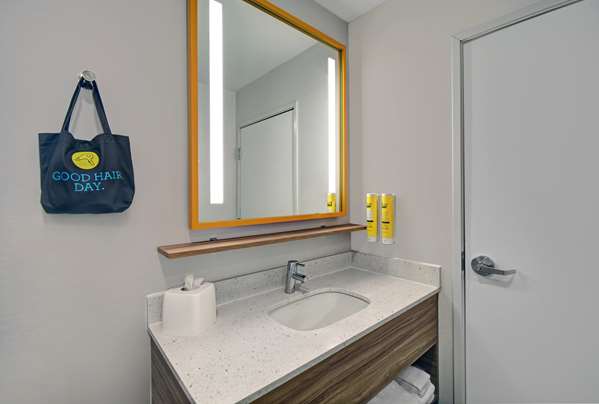  - Tru by Hilton Gaylord - I-75, Exit 282