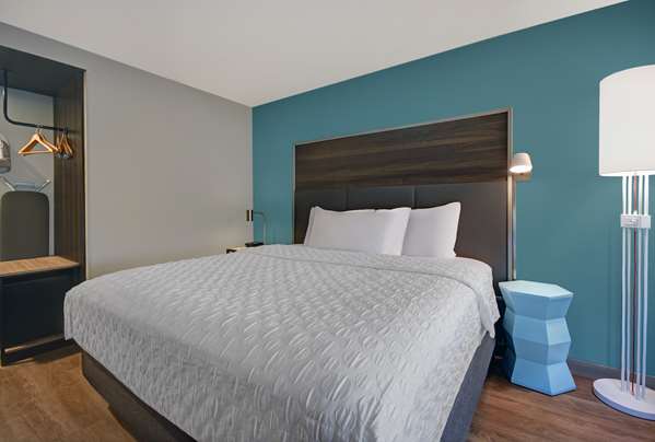  - Tru by Hilton Gaylord - I-75, Exit 282