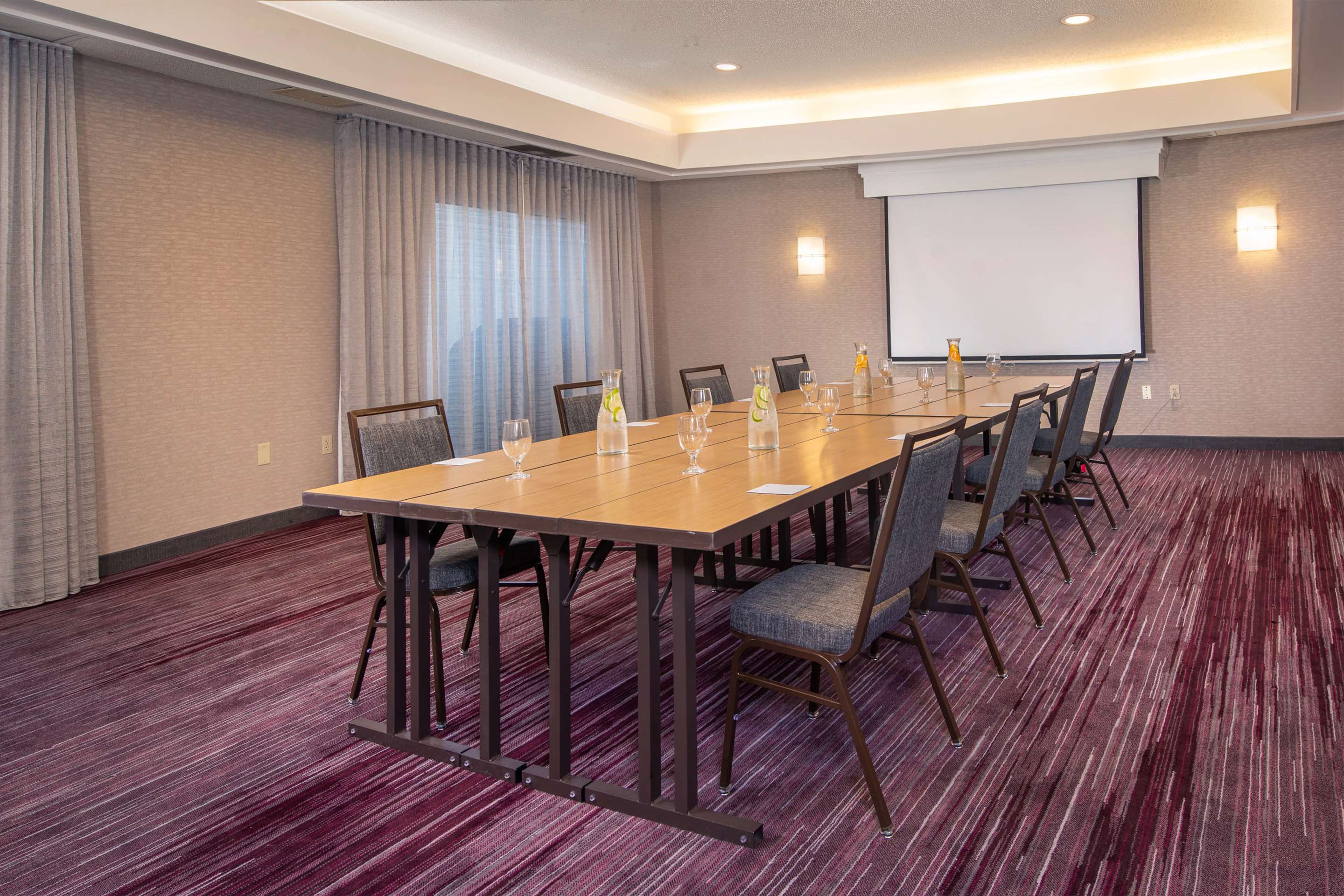 Meeting conference room | Sonesta Select Allentown Bethlehem Airport