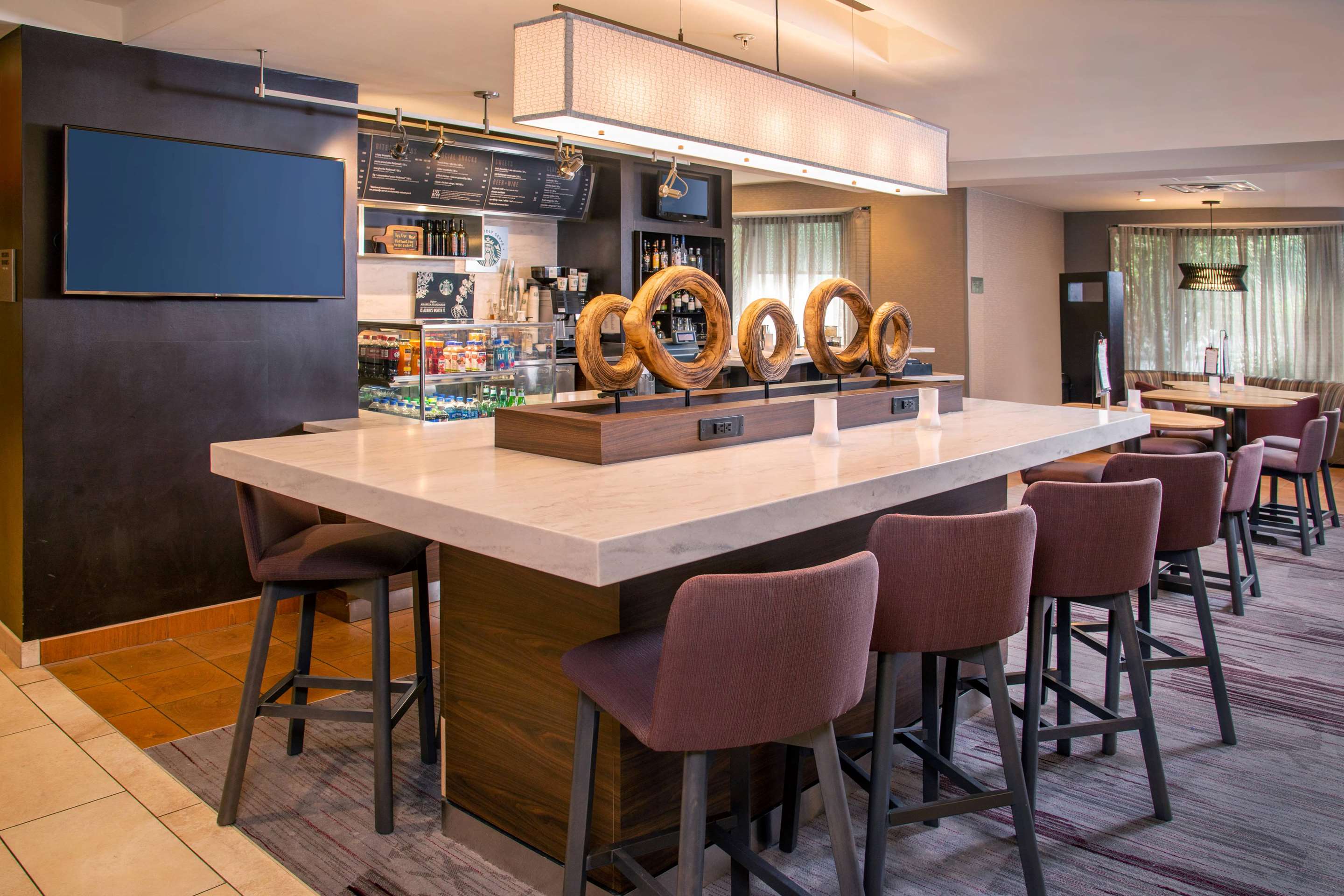 Communal table | Sonesta Select Allentown Bethlehem Airport
