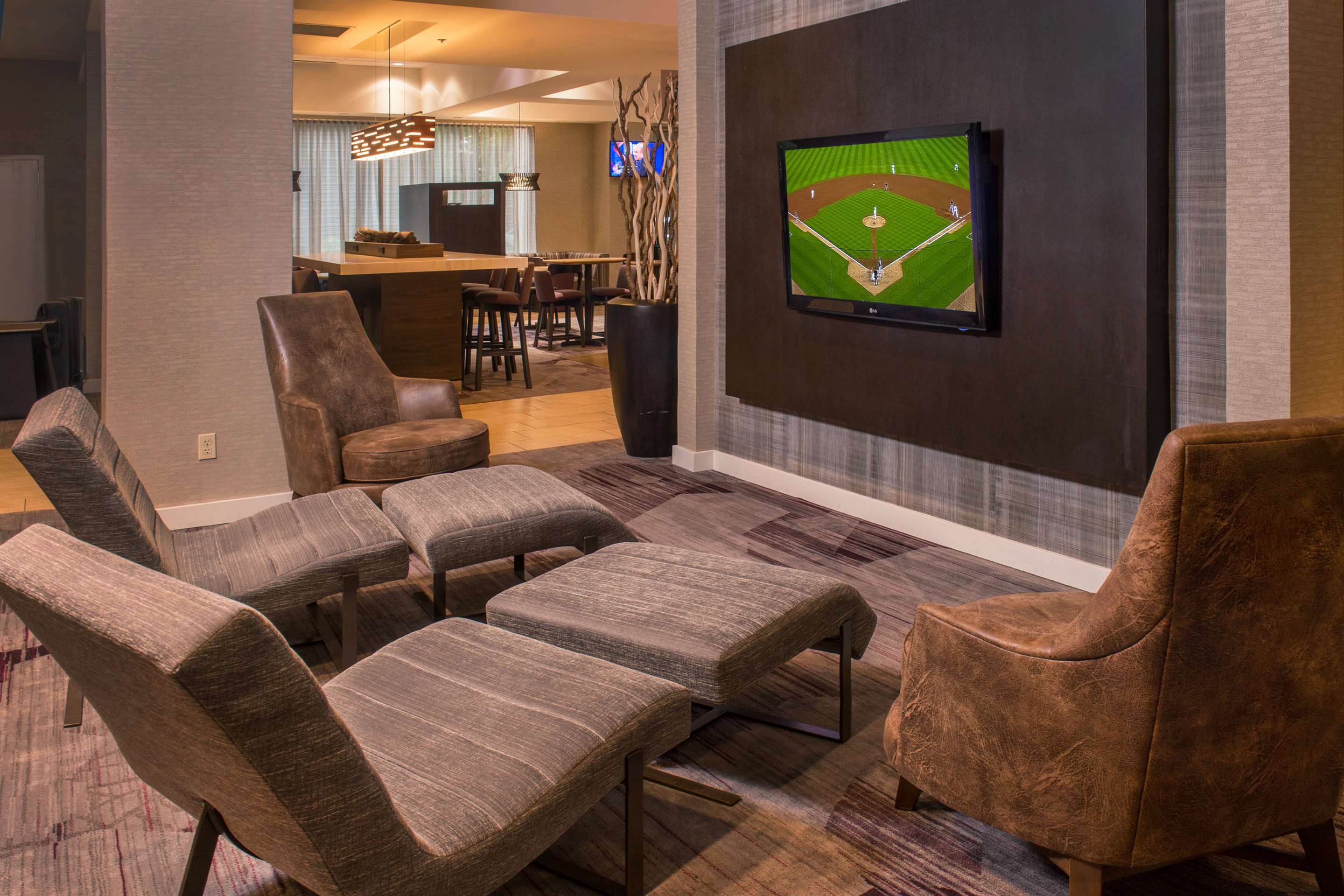 Lobby theater | Sonesta Select Arlington Rosslyn