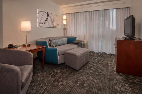  - Sonesta Select Hotel Rosslyn Arlington - I-66, Exit 73