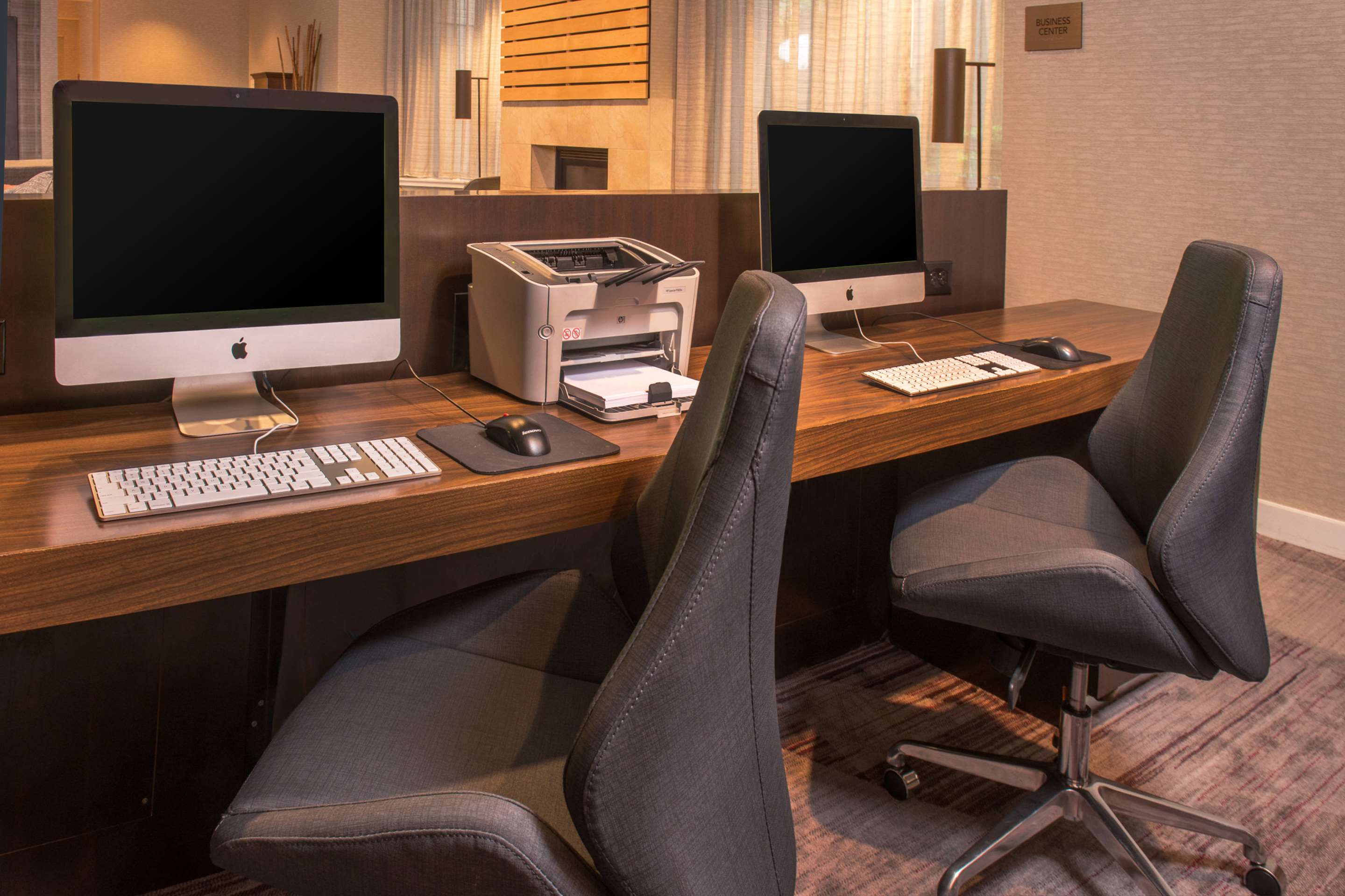 Business center | Sonesta Select Arlington Rosslyn