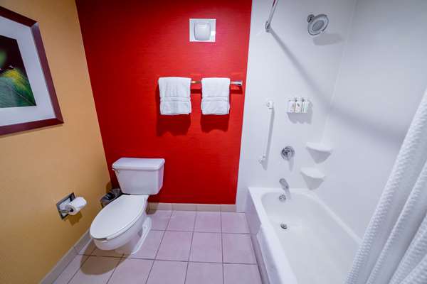  - Sonesta Select Hotel Bettendorf - I-74, Exit 2