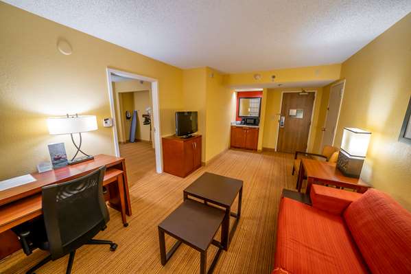 Suite - Sonesta Select Hotel Bettendorf - I-74, Exit 2