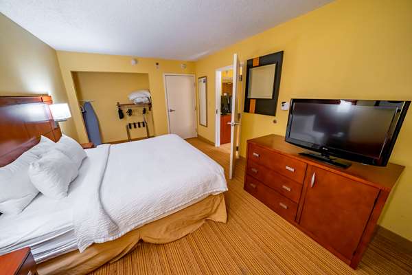 Suite - Sonesta Select Hotel Bettendorf - I-74, Exit 2
