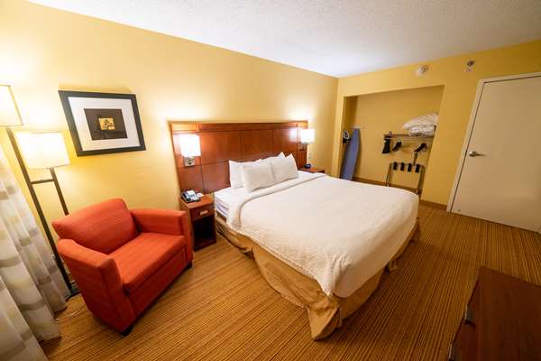 Suite - Sonesta Select Hotel Bettendorf - I-74, Exit 2