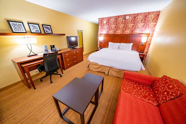 Suite - Sonesta Select Hotel Bettendorf - I-74, Exit 2