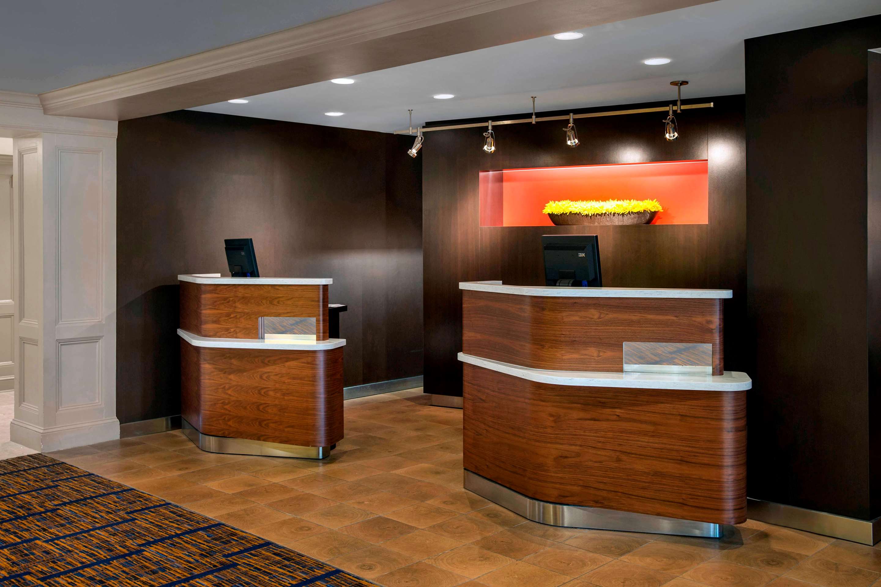 Welcome pedestals | Sonesta Select Boston Danvers