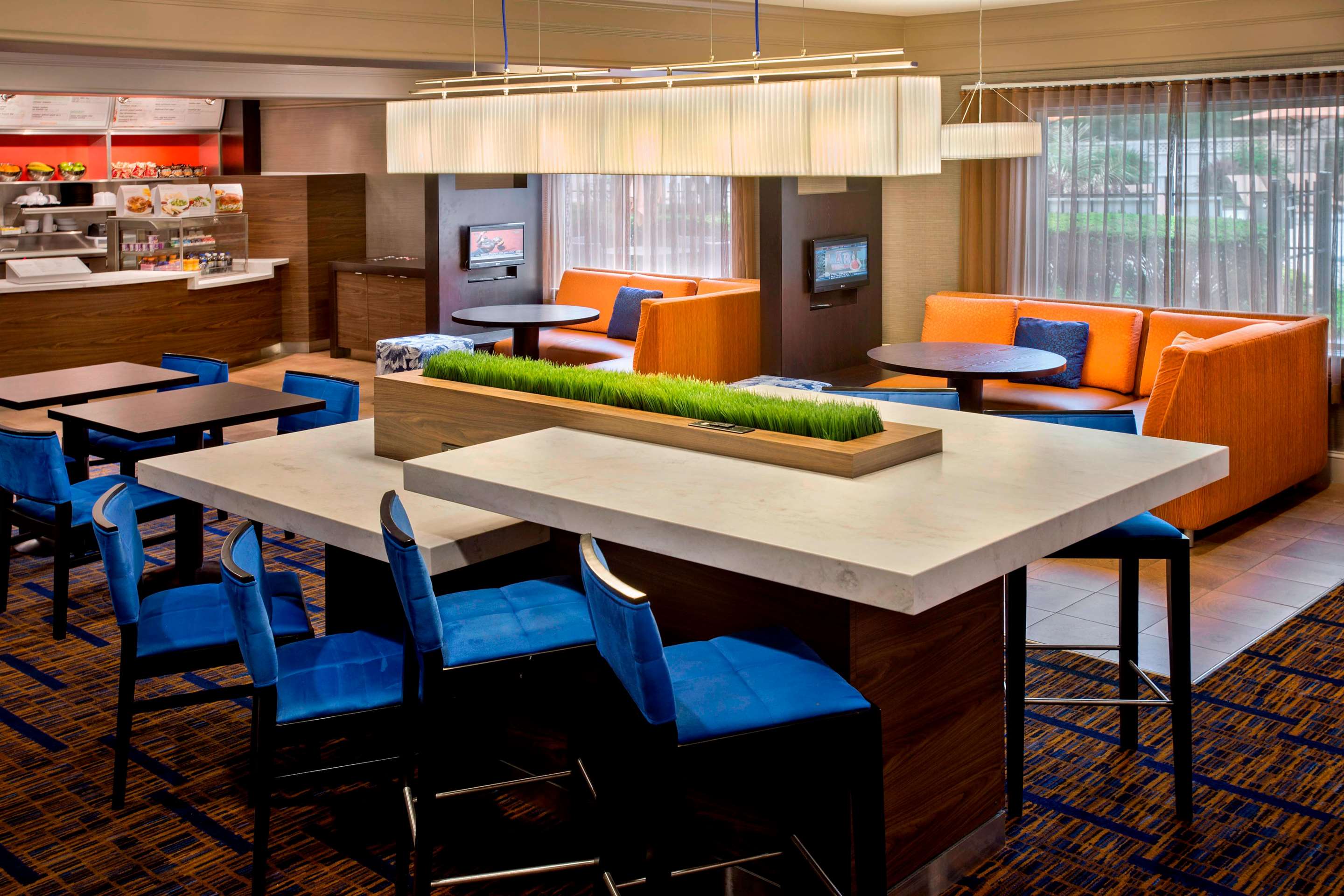 Communal table | Sonesta Select Boston Danvers