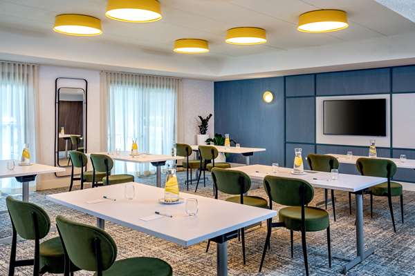  - Sonesta Select Hotel Foxborough - I-95, Exit 13A