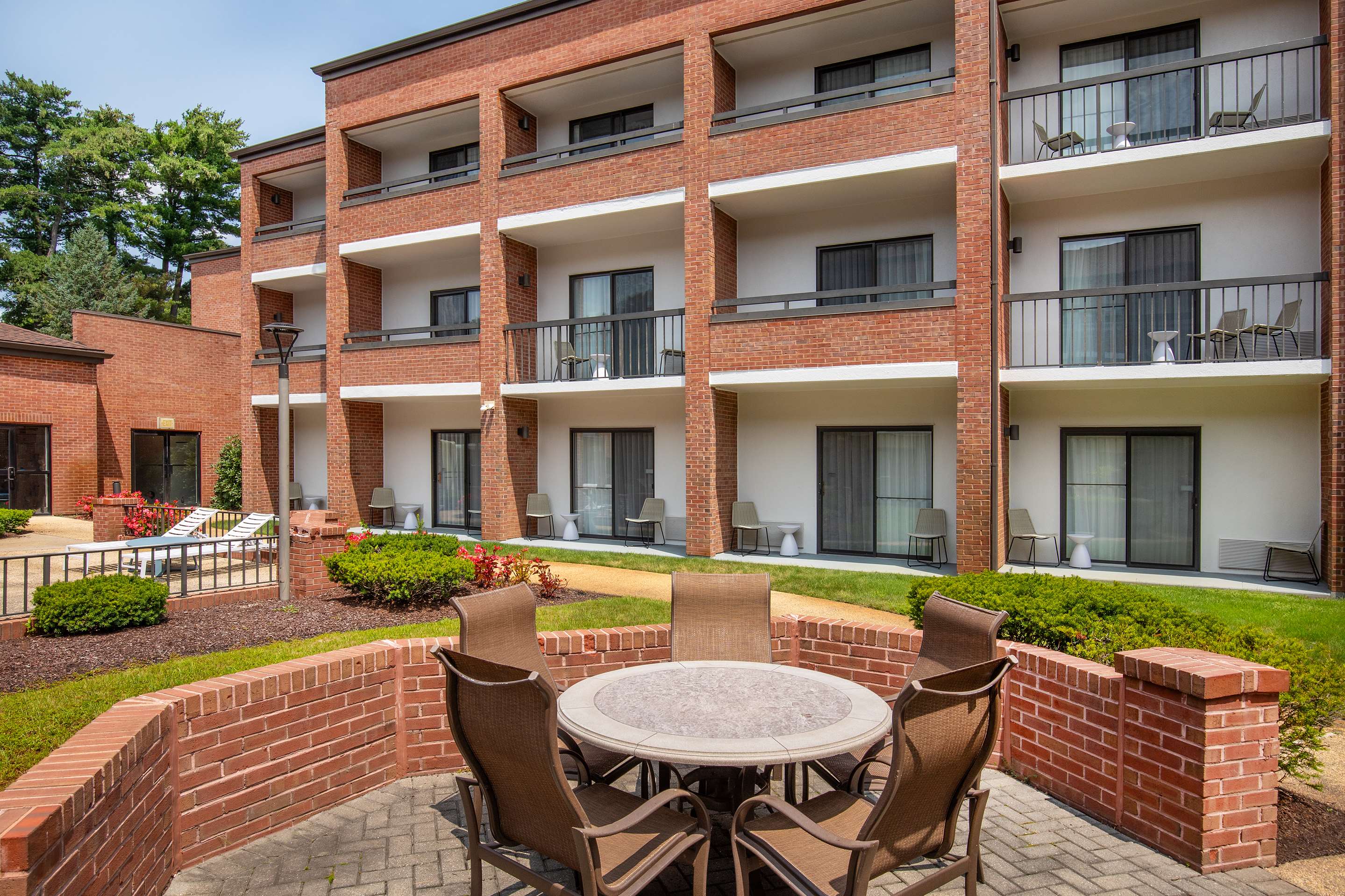 Exterior Courtyard 3
