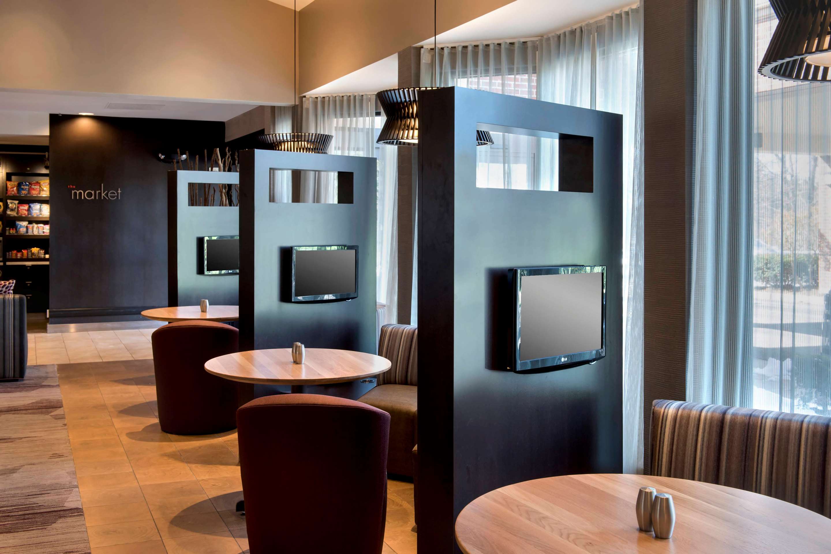 Bistro media pods