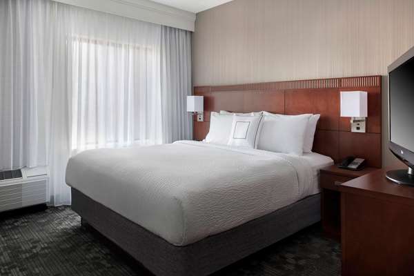 Suite - Sonesta Select Hotel Stoughton