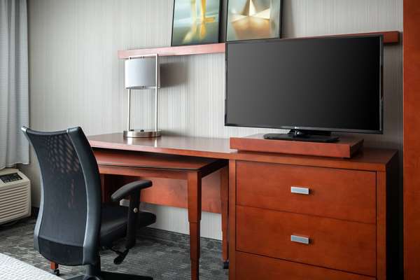  - Sonesta Select Hotel Camarillo